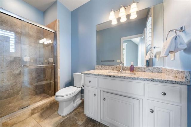 750 Suffolk Lane, Loch Lloyd, MO 64012
