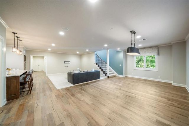 750 Suffolk Lane, Loch Lloyd, MO 64012