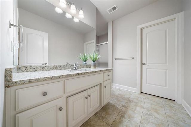 750 Suffolk Lane, Loch Lloyd, MO 64012