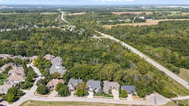 750 Suffolk Lane, Loch Lloyd, MO 64012