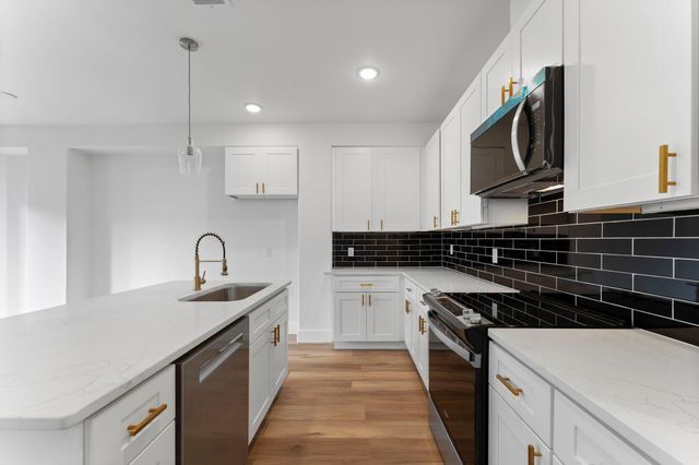 8205 Carver Road, Houston, TX 77088