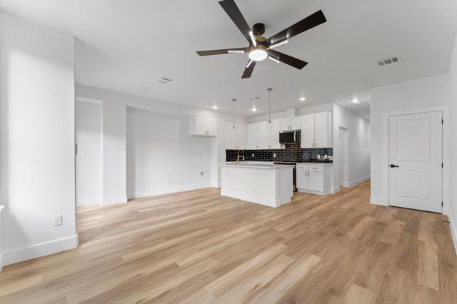 8205 Carver Road, Houston, TX 77088