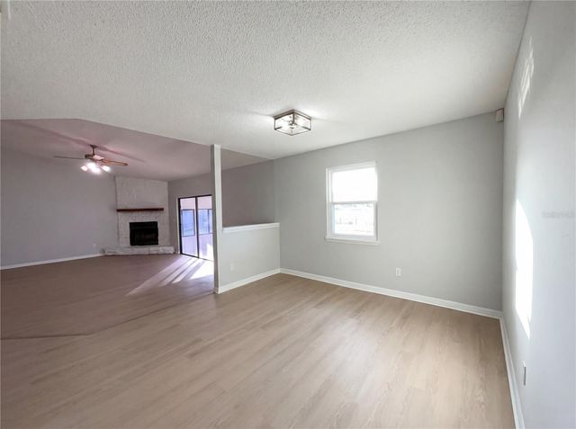 1562 AMY CIRCLE, Deltona, FL 32738