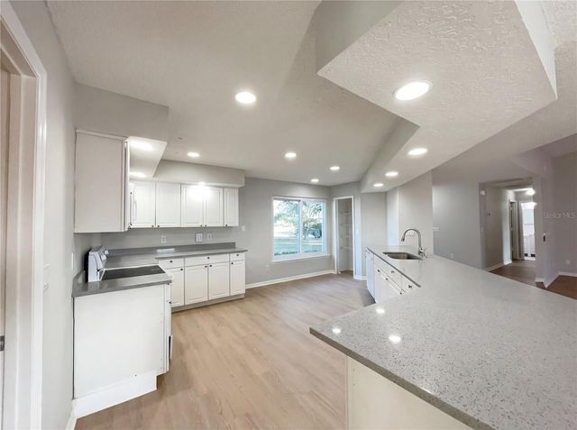 1562 AMY CIRCLE, Deltona, FL 32738