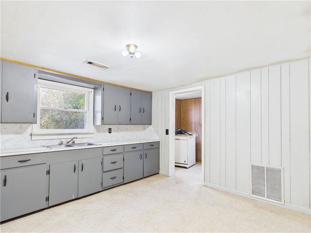 705 Oak Street, Harrison, AR 72601