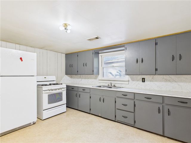 705 Oak Street, Harrison, AR 72601