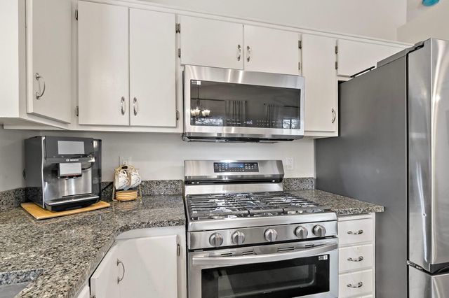 748 Kirche Hill Drive, Carver, MN 55315