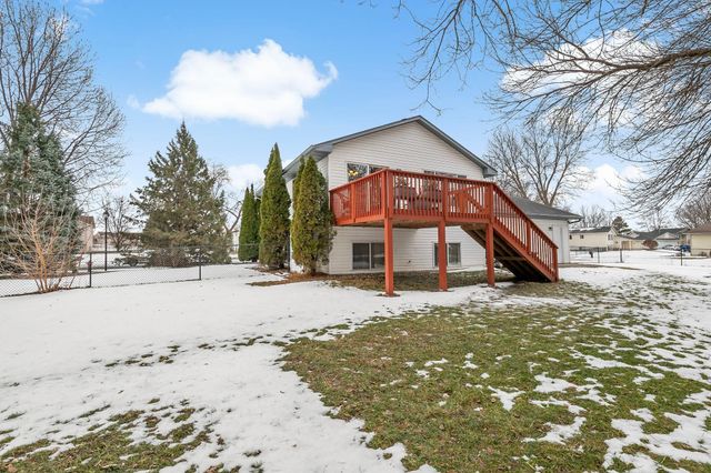 748 Kirche Hill Drive, Carver, MN 55315