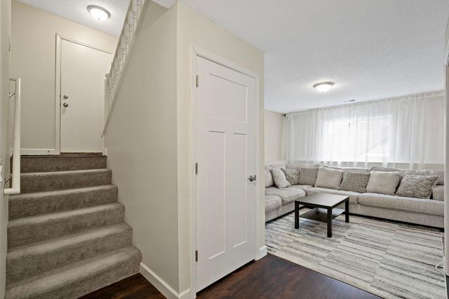 748 Kirche Hill Drive, Carver, MN 55315