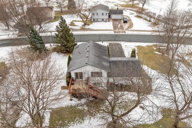748 Kirche Hill Drive, Carver, MN 55315