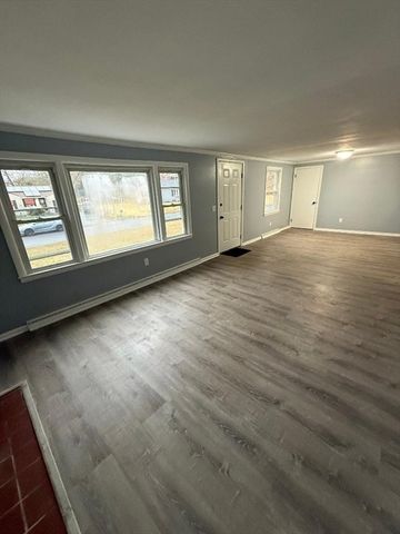 130 Fox Hill Rd, Springfield, MA 01118