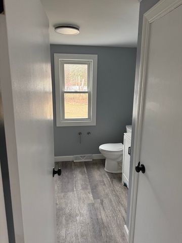 130 Fox Hill Rd, Springfield, MA 01118
