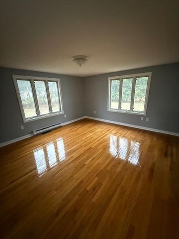 130 Fox Hill Rd, Springfield, MA 01118