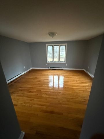 130 Fox Hill Rd, Springfield, MA 01118