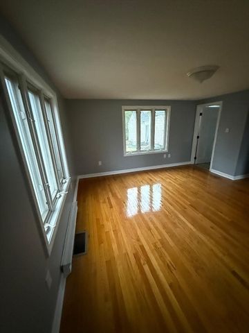130 Fox Hill Rd, Springfield, MA 01118