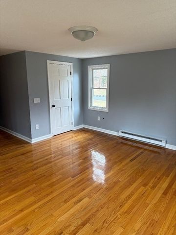 130 Fox Hill Rd, Springfield, MA 01118