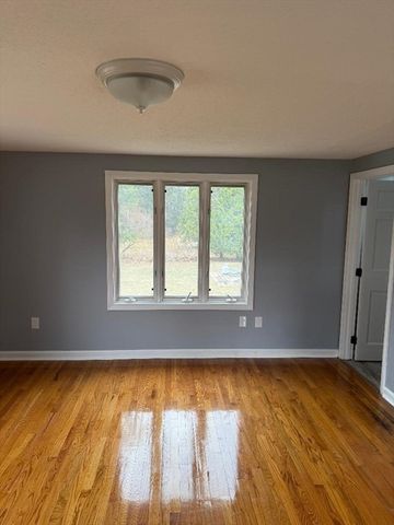 130 Fox Hill Rd, Springfield, MA 01118