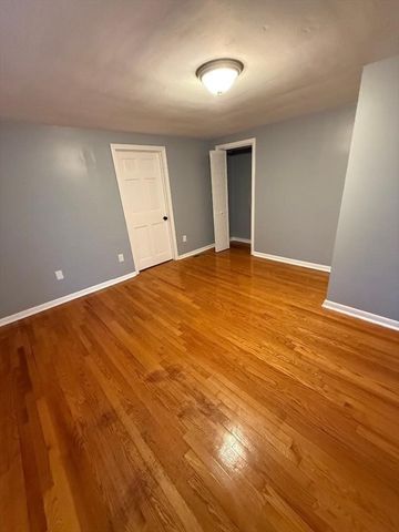 130 Fox Hill Rd, Springfield, MA 01118