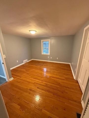 130 Fox Hill Rd, Springfield, MA 01118