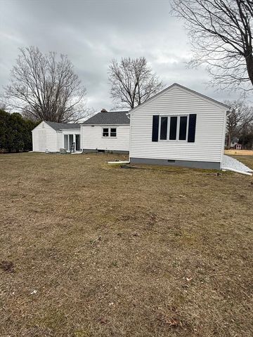 130 Fox Hill Rd, Springfield, MA 01118