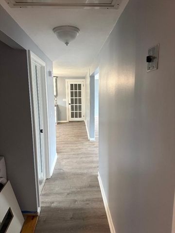 130 Fox Hill Rd, Springfield, MA 01118