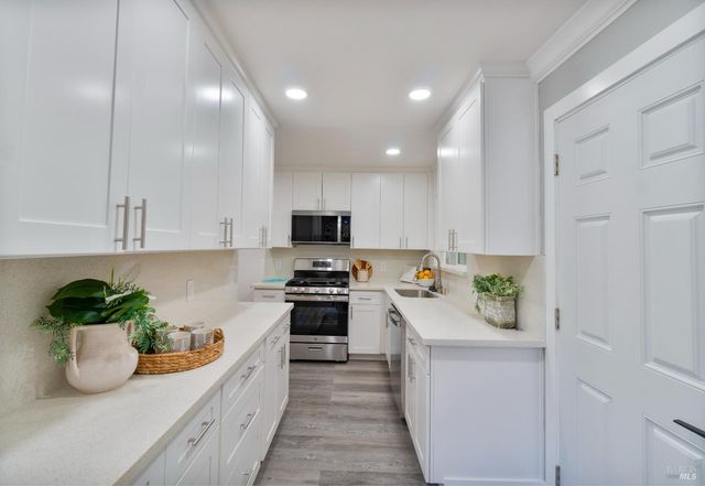 1307 Mckinley St, Fairfield, CA 94533
