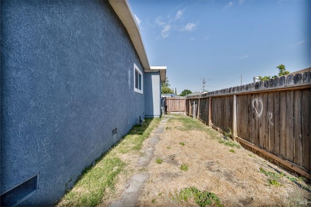 1307 Mckinley St, Fairfield, CA 94533