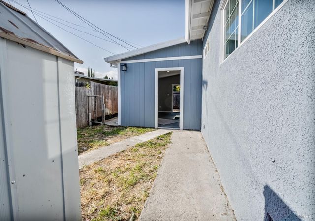 1307 Mckinley St, Fairfield, CA 94533