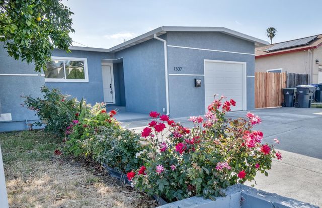 1307 Mckinley St, Fairfield, CA 94533