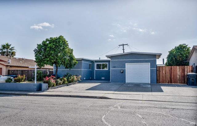 1307 Mckinley St, Fairfield, CA 94533