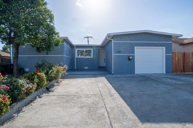 1307 Mckinley St, Fairfield, CA 94533