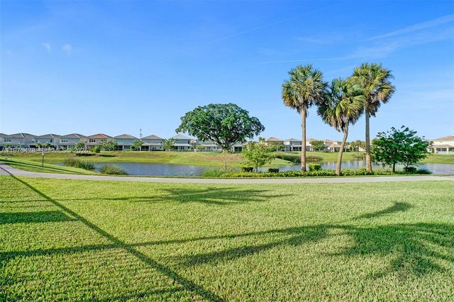 4764 Eucalyptus Dr, Hollywood, FL 33021