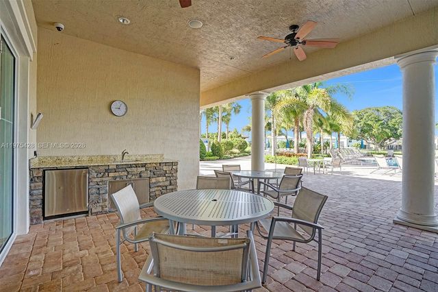 4764 Eucalyptus Dr, Hollywood, FL 33021