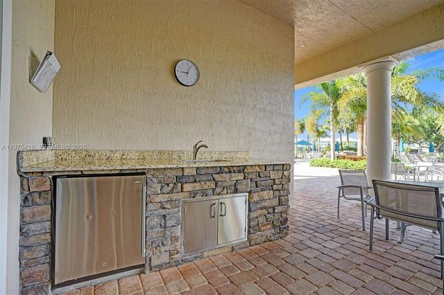 4764 Eucalyptus Dr, Hollywood, FL 33021