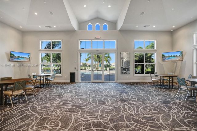 4764 Eucalyptus Dr, Hollywood, FL 33021