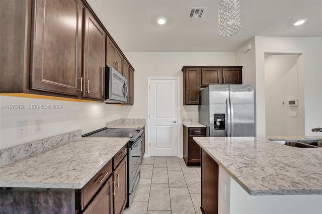 4764 Eucalyptus Dr, Hollywood, FL 33021