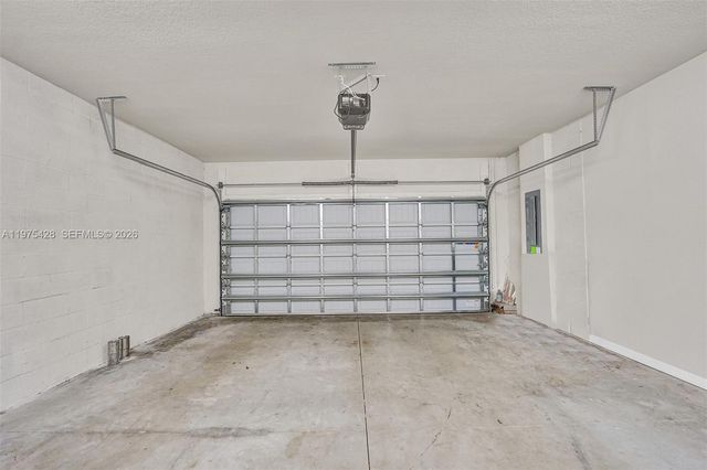 4764 Eucalyptus Dr, Hollywood, FL 33021