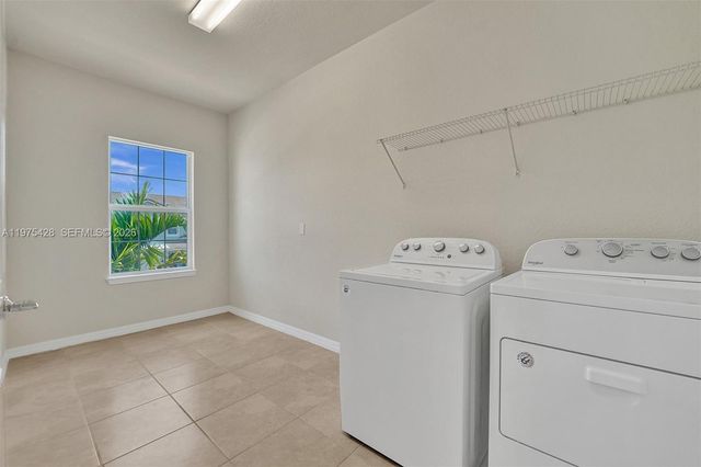 4764 Eucalyptus Dr, Hollywood, FL 33021