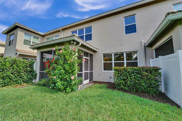 4764 Eucalyptus Dr, Hollywood, FL 33021