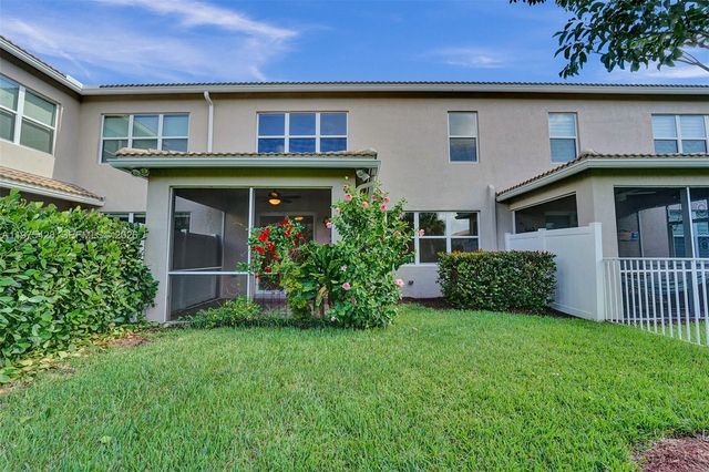 4764 Eucalyptus Dr, Hollywood, FL 33021