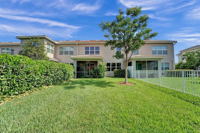 4764 Eucalyptus Dr, Hollywood, FL 33021