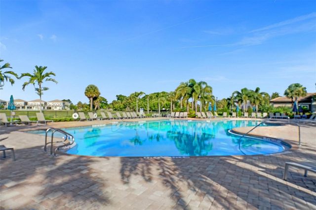 4764 Eucalyptus Dr, Hollywood, FL 33021