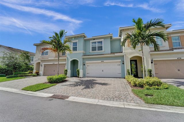 4764 Eucalyptus Dr, Hollywood, FL 33021