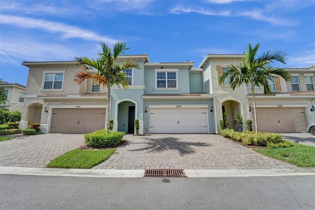 4764 Eucalyptus Dr, Hollywood, FL 33021
