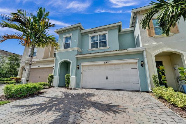 4764 Eucalyptus Dr, Hollywood, FL 33021