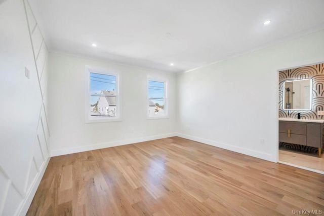 1 Straight Lane, Levittown, NY 11756