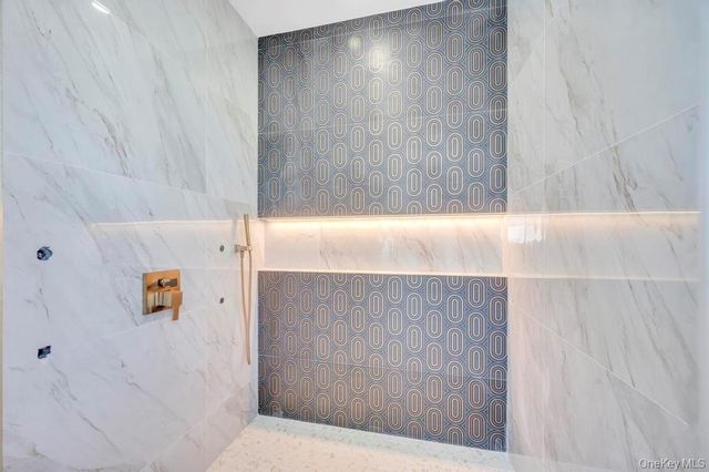 1 Straight Lane, Levittown, NY 11756