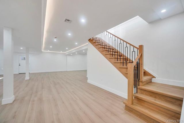 1 Straight Lane, Levittown, NY 11756