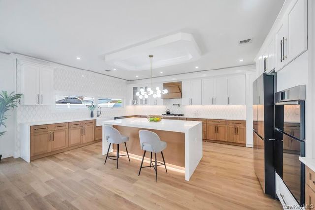 1 Straight Lane, Levittown, NY 11756