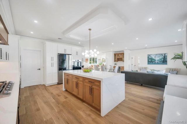 1 Straight Lane, Levittown, NY 11756